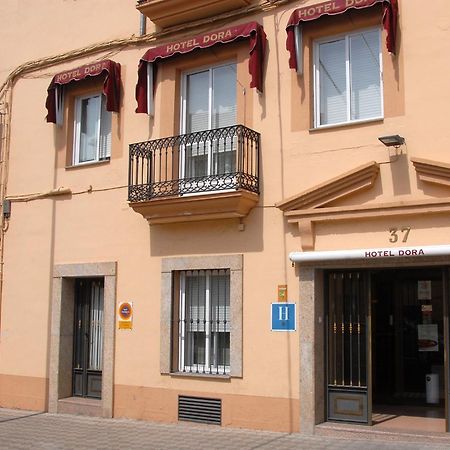 Hotel Dora Plasencia Εξωτερικό φωτογραφία