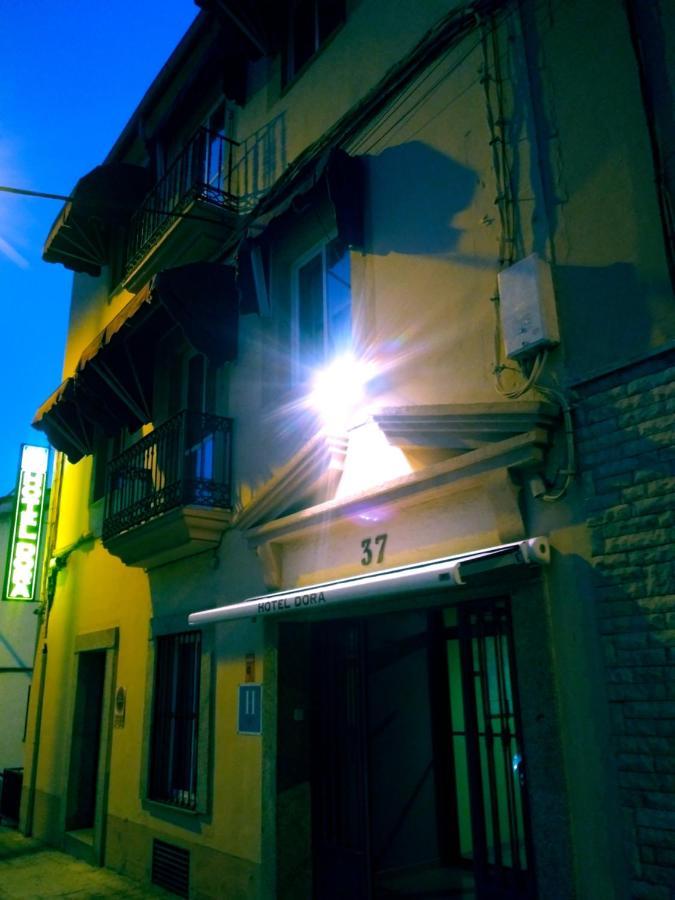 Hotel Dora Plasencia Εξωτερικό φωτογραφία