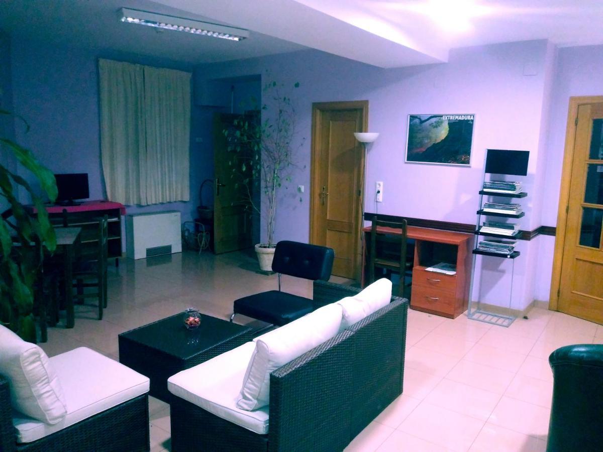 Hotel Dora Plasencia Εξωτερικό φωτογραφία