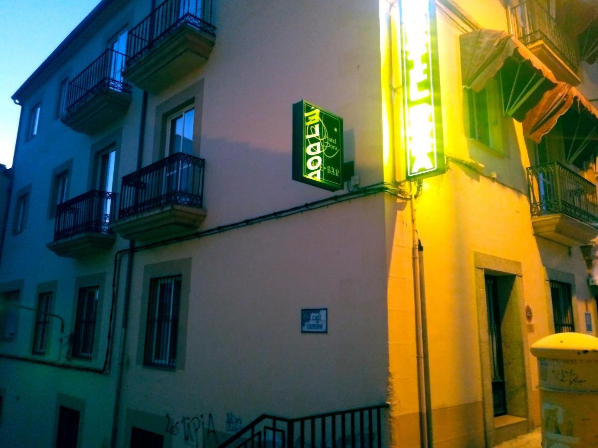 Hotel Dora Plasencia Εξωτερικό φωτογραφία