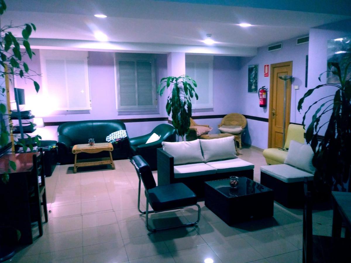 Hotel Dora Plasencia Εξωτερικό φωτογραφία