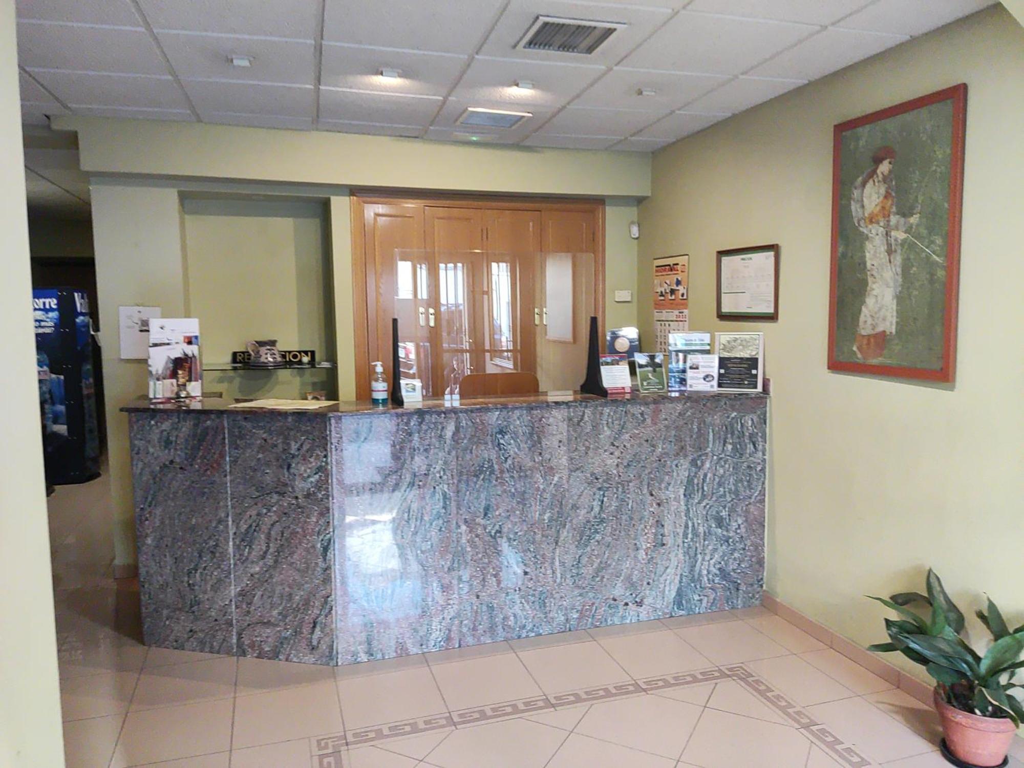 Hotel Dora Plasencia Εξωτερικό φωτογραφία