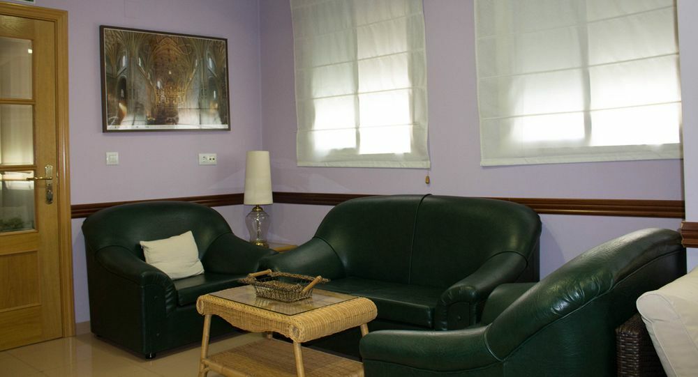 Hotel Dora Plasencia Εξωτερικό φωτογραφία
